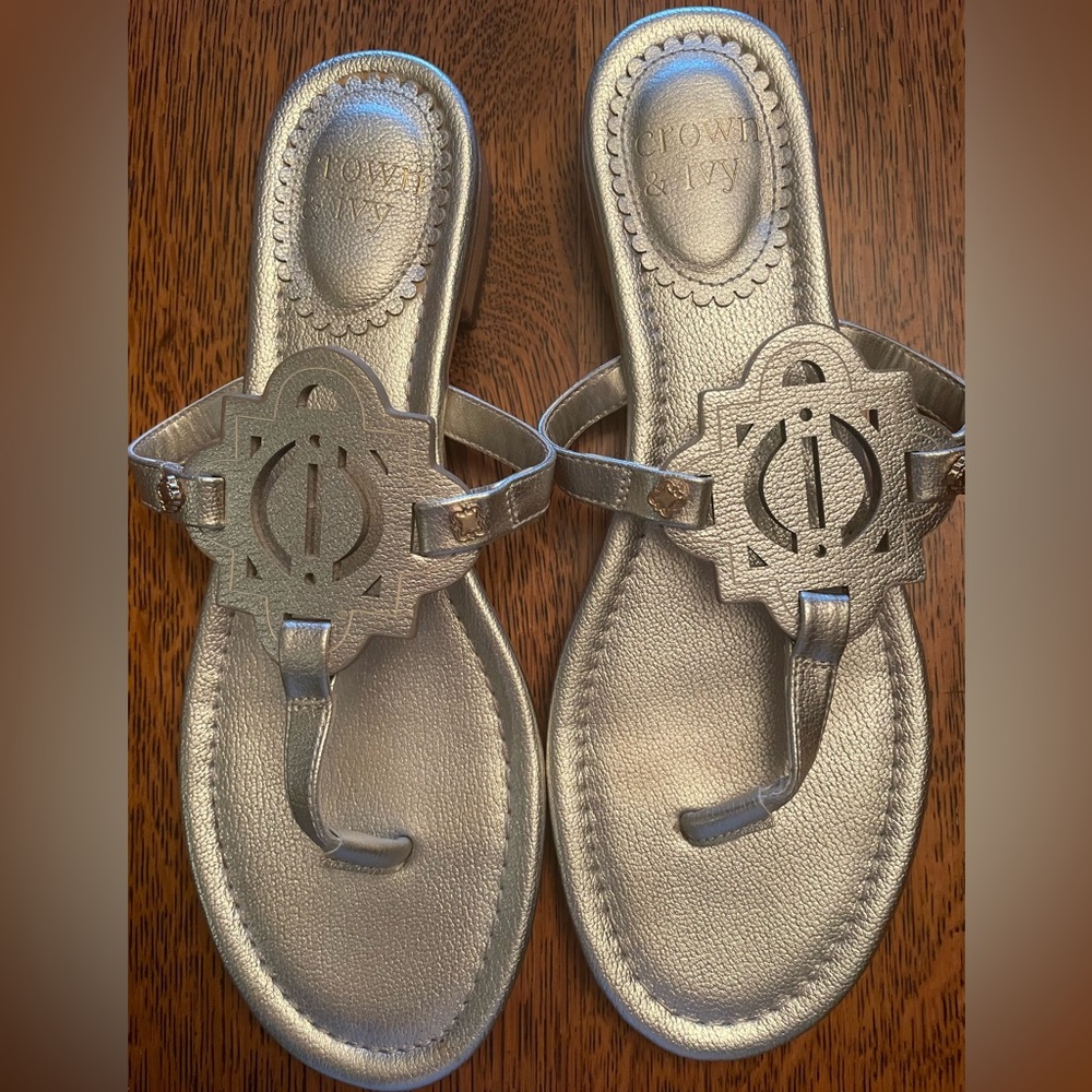 Crown & Ivy Silver Women's Sandals